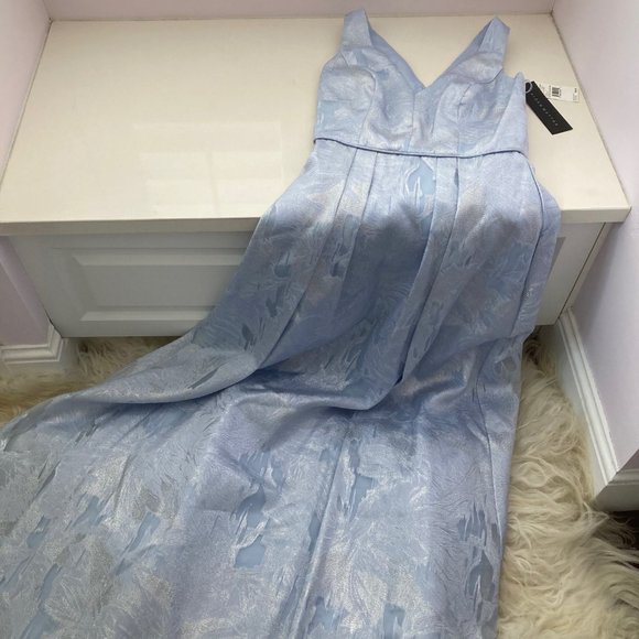 AIDAN MATTOX Sleeveless A-line V-neck Dress - Picture 5 of 11